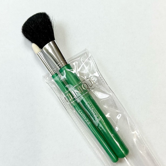 Clinique Brush Set - Set of 2 Long Green-Handled Brushes, Powder and Smudging - Picture 7 of 9